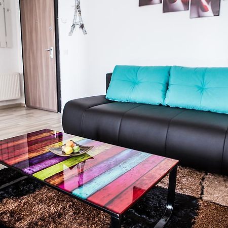 Oasis By The Sea - Summerland Apartment Mamaia Bagian luar foto