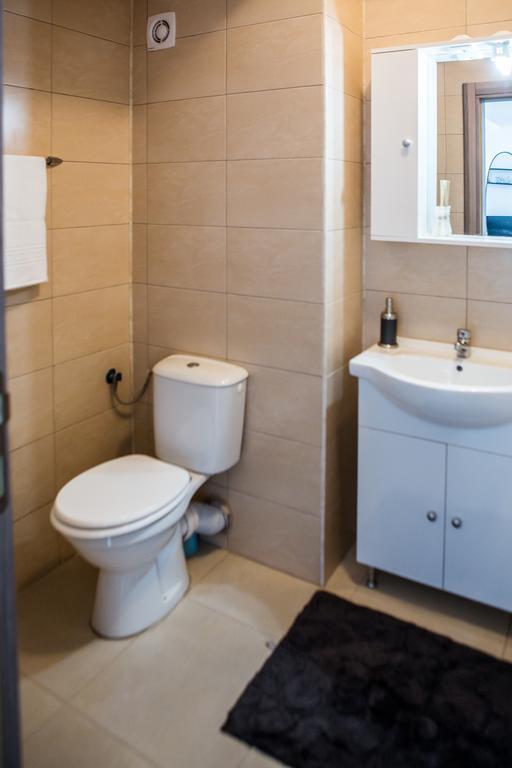 Oasis By The Sea - Summerland Apartment Mamaia Bagian luar foto