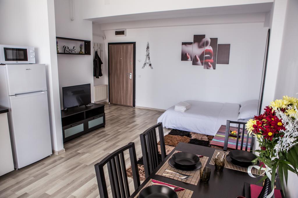 Oasis By The Sea - Summerland Apartment Mamaia Bagian luar foto
